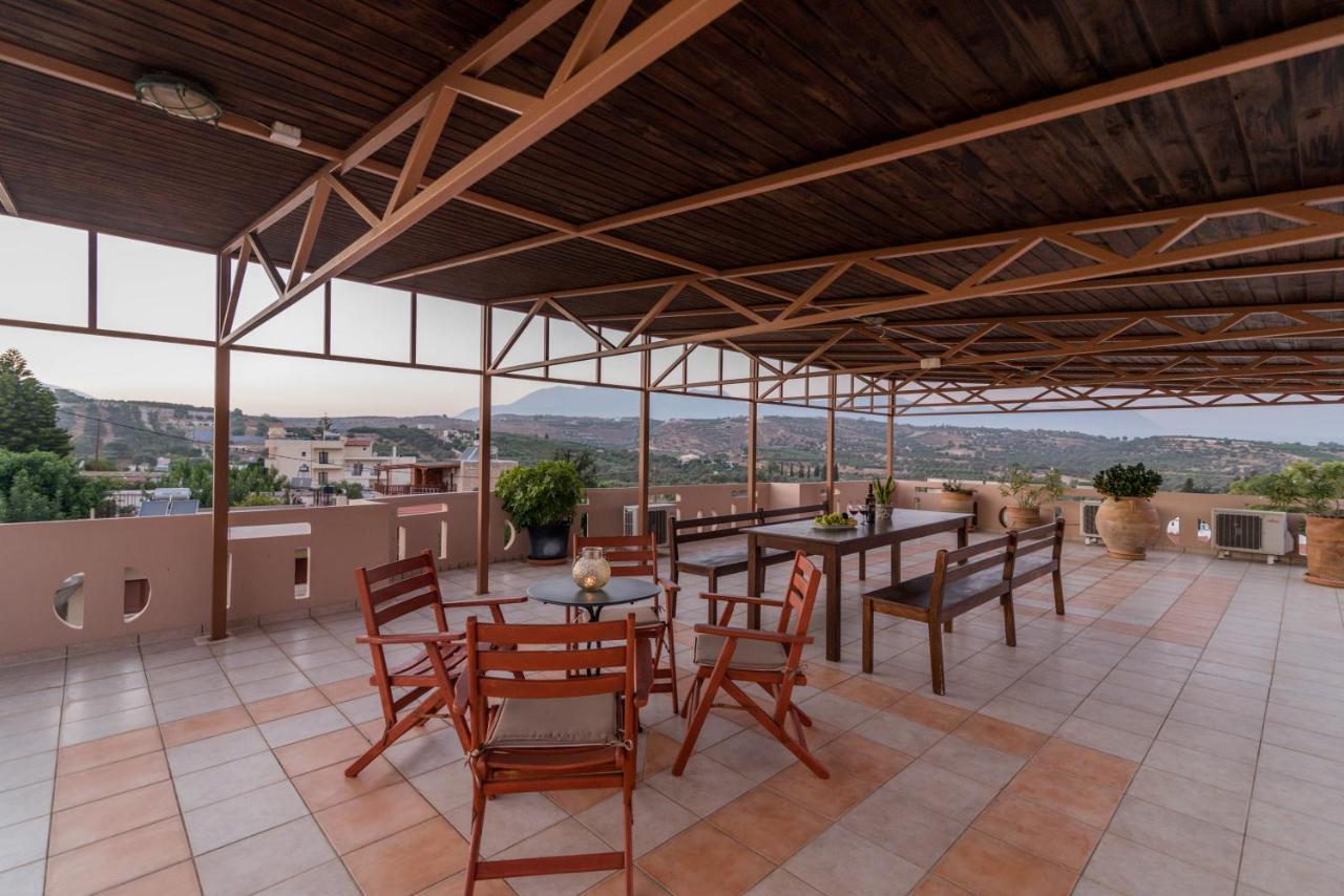 Filia Apartments Pitsidia Bagian luar foto