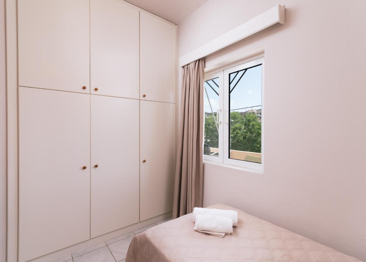 Filia Apartments Pitsidia Bagian luar foto
