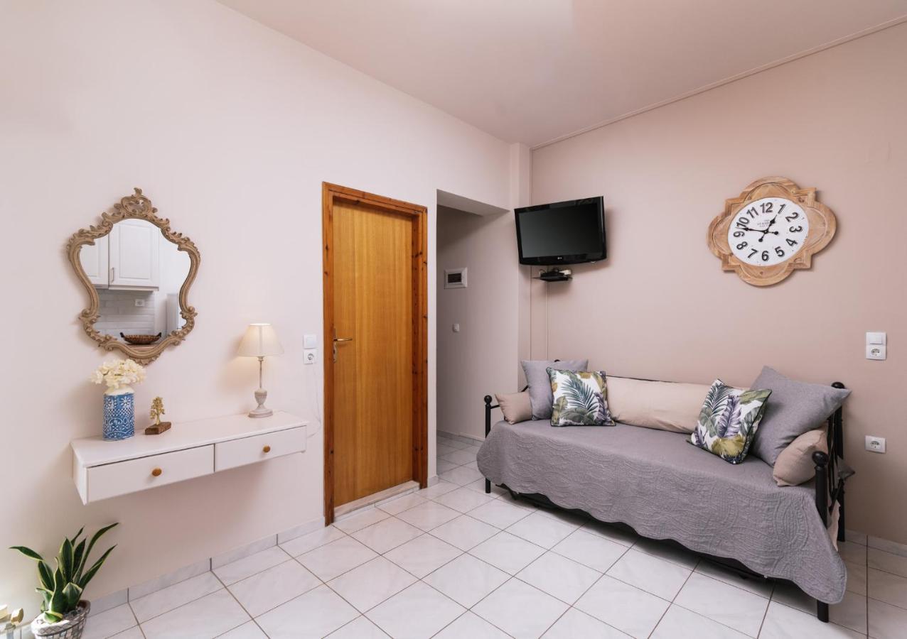 Filia Apartments Pitsidia Bagian luar foto