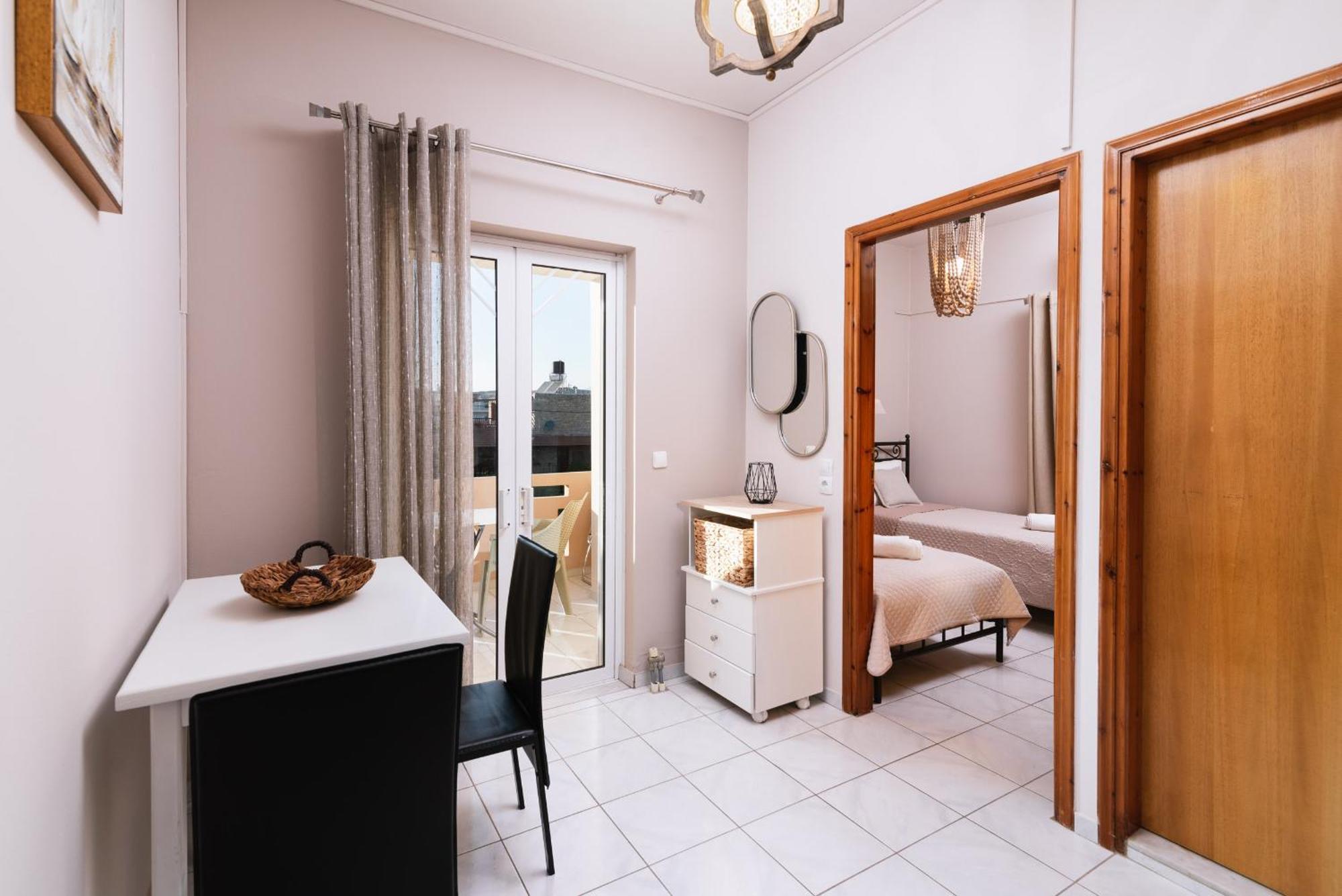 Filia Apartments Pitsidia Bagian luar foto