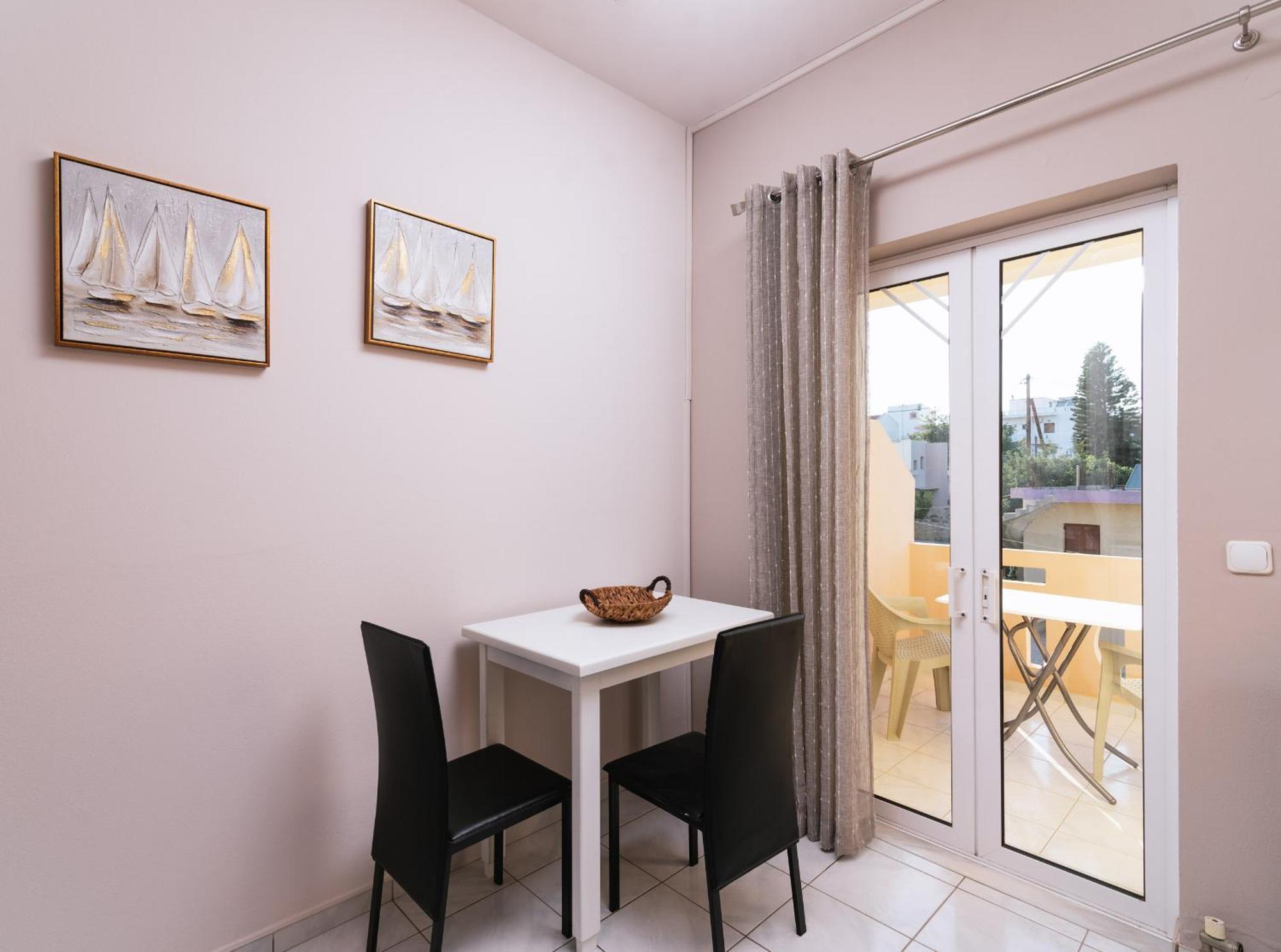 Filia Apartments Pitsidia Bagian luar foto