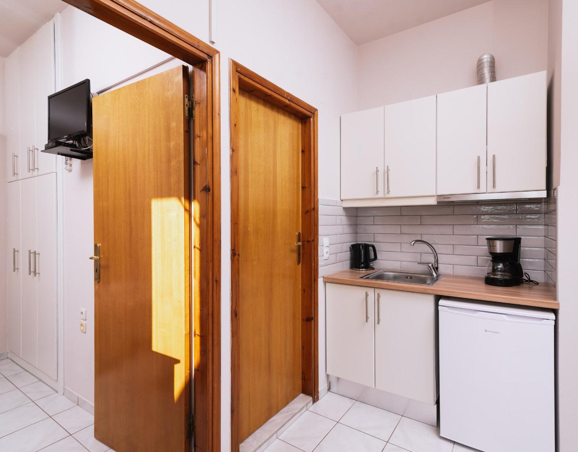 Filia Apartments Pitsidia Bagian luar foto